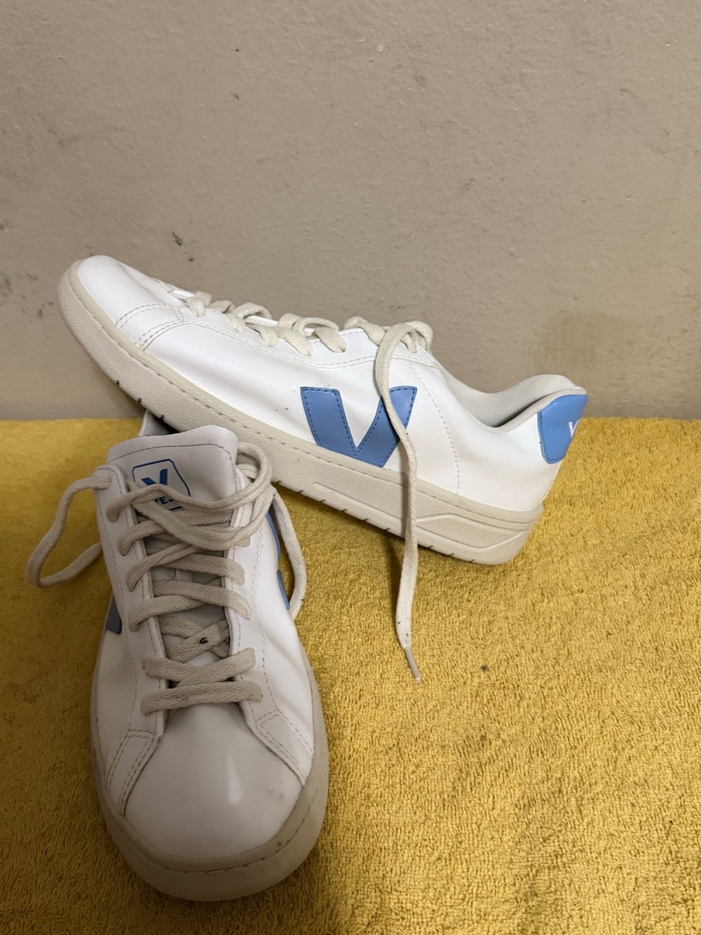 Veja White Leather Sneakers with Light Blue V and Heel